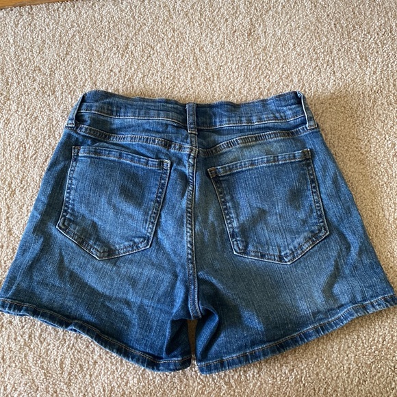 Banana Republic Factory Jean Shorts Size 4 - Picture 2 of 3